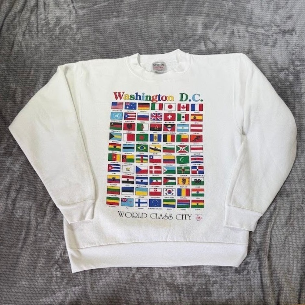 Vintage 1992 Oneita Washington DC World Class City Flags Sweatshirt White Large